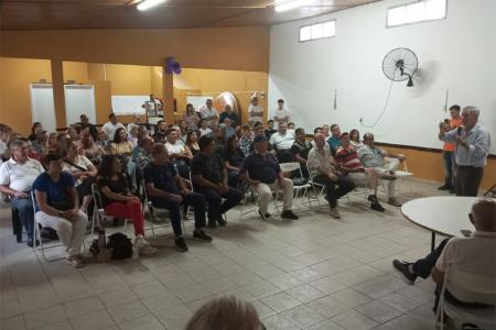 El encuentro de la LLA en Rosario del Tala fue presidido por Sebastián Etchevehere y Mayda Spiazzi.