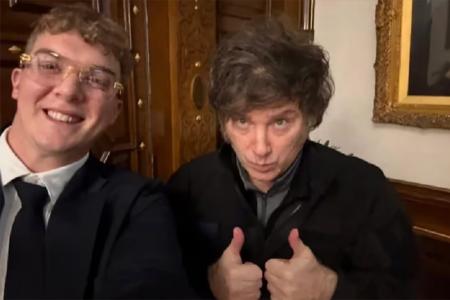 El fiscal Taiano pidió información sobre los celulares de Milei, su hermana, y los otros involucrados. En la imagen, Milei y Hayden Mark Davis Milei cuando se reunieron en enero pasado en la Casa Rosada.