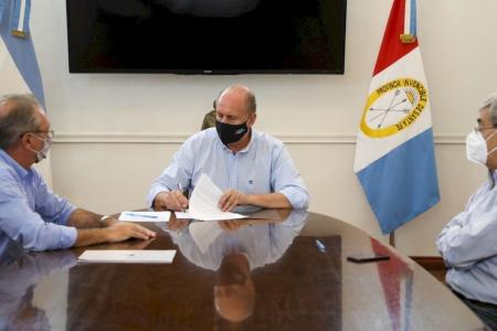 Perotti firmó el decreto que declara la emergencia agropecuaria en Santa Fe