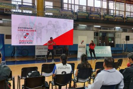El gobierno provincial impulsa una capacitación deportiva y social para entrenadores