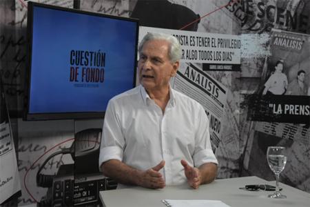 El diputado Julio Solanas en el programa de televisión Cuestión de Fondo (Canal 9, Litoral), donde cuestionó la conducta de algunos magistrados porque degradan al Poder Judicial.