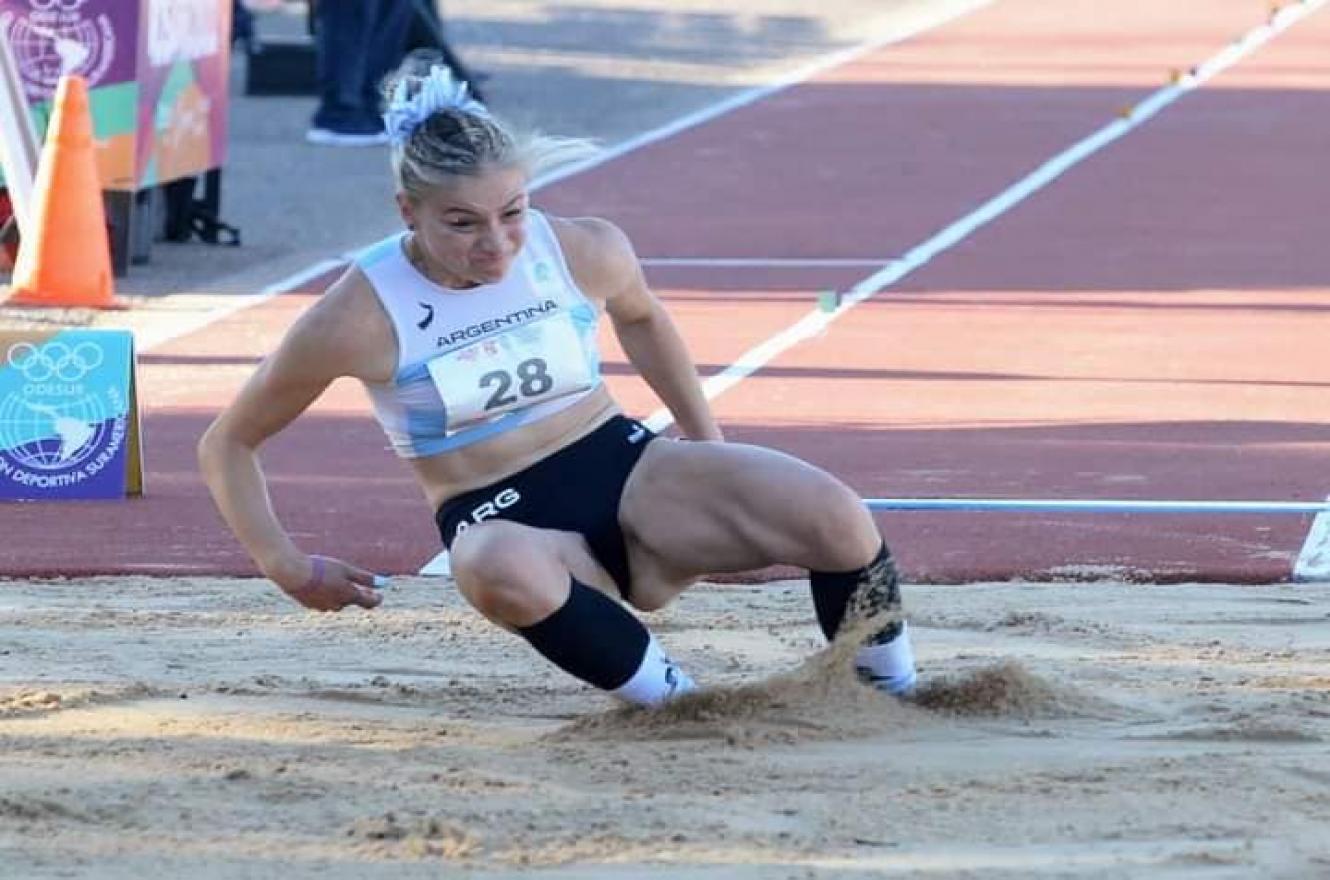 Atletismo: la villaguayense Victoria Zanolli ganó una medalla de bronce en Rosario 2022