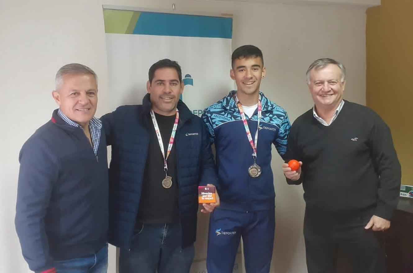 Santiago Arraigada fue recibido por el secretario de Deportes de la provincia