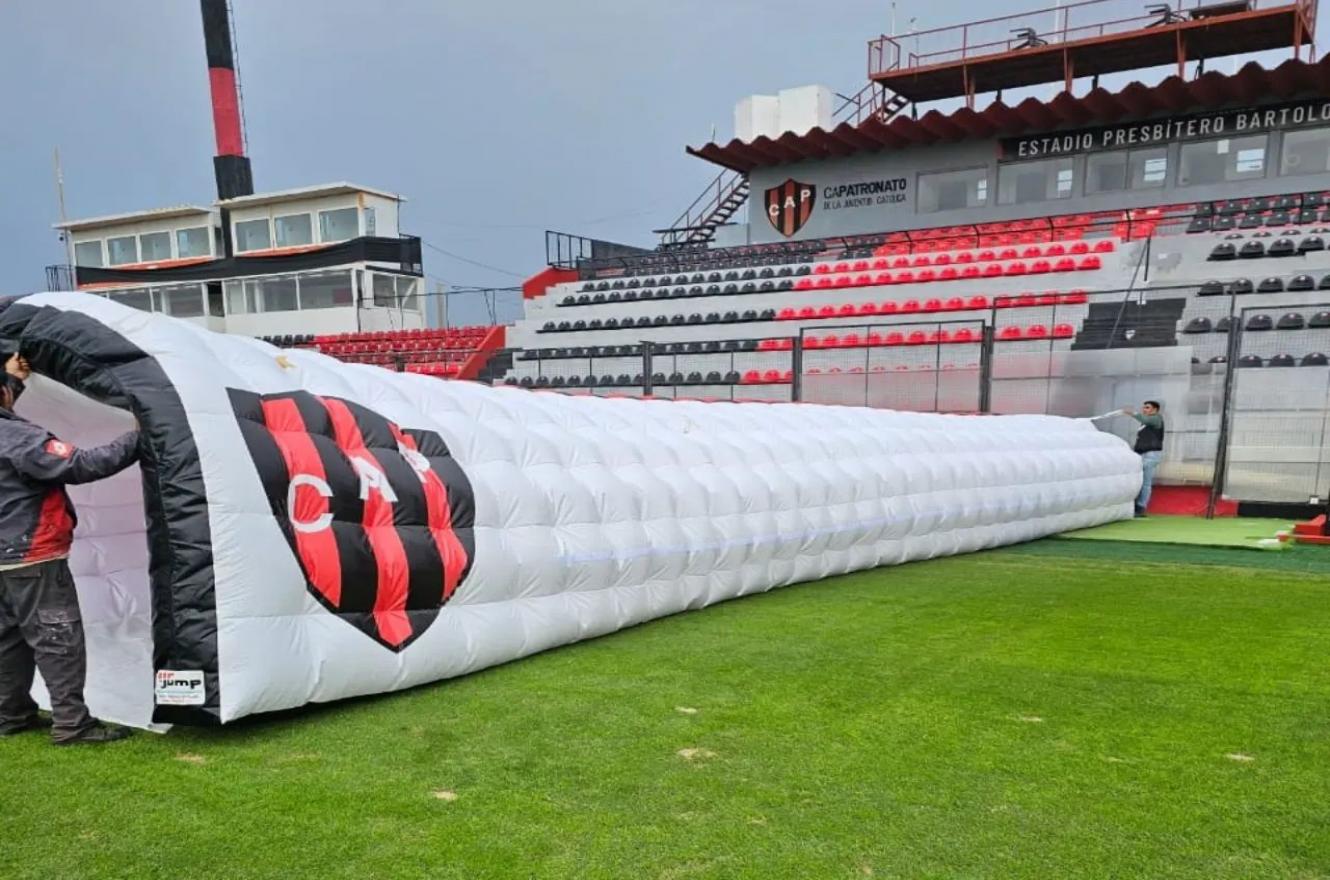 Patronato mostró su nueva manga y la lista de convocados para visitar a San Telmo