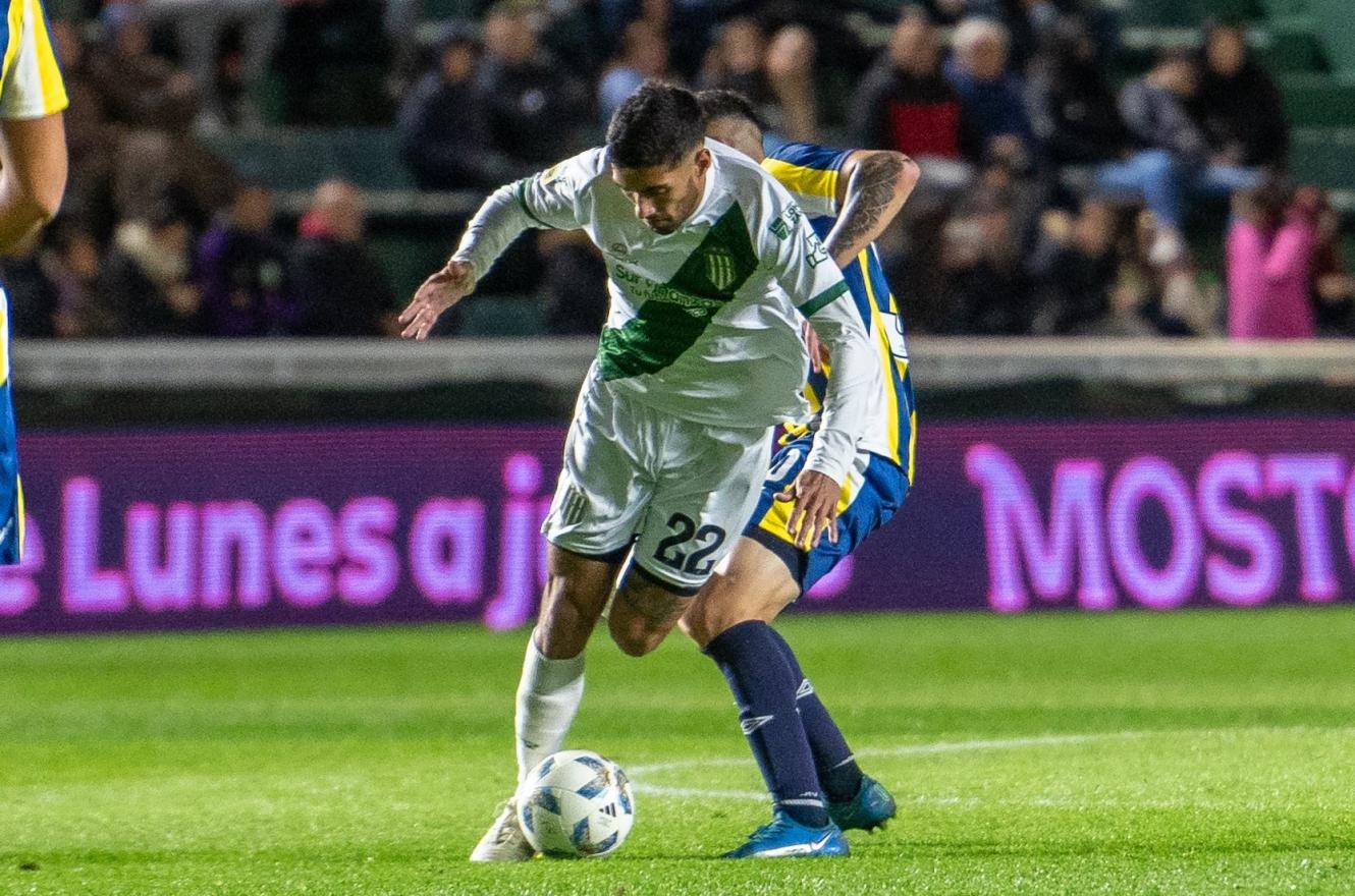 Con una goleada, Banfield superó a Rosario Central y tomó aire en el Florencio Sola