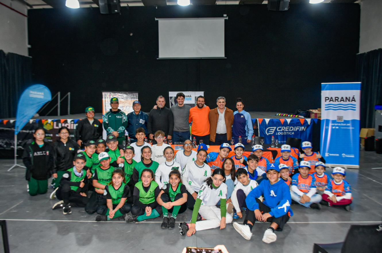 Sóftbol Play presentó una nueva edición de su torneo infantil