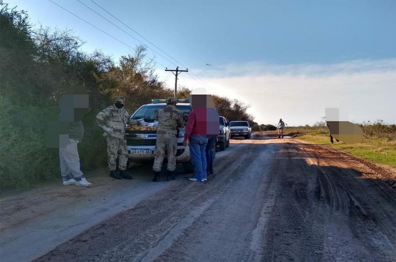 La Brigada Abigeato secuestró armas y constató la actividad de caza ilegal, además de liberar aves autóctonas en la zona rural de Gualeguaychú.