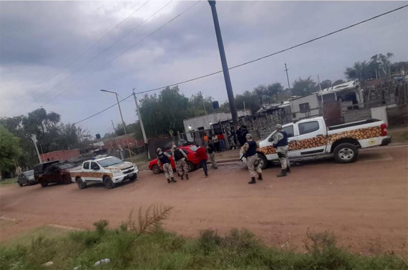 El allanamiento se realizó en un domicilio del barrio 20 Viviendas de Gualeguaychú, donde se procedió a detener a una persona.