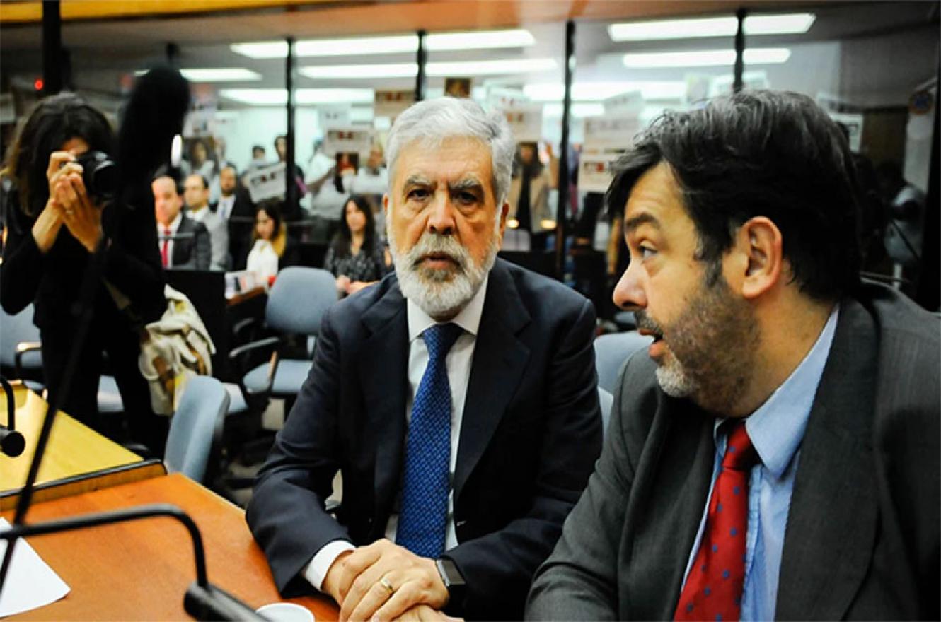 De Vido junto a Rusconi en el Inicio del juicio al diputado y ex ministro por la Tragedia Once en sala Amia los Tribunales federales Comodoro Py.