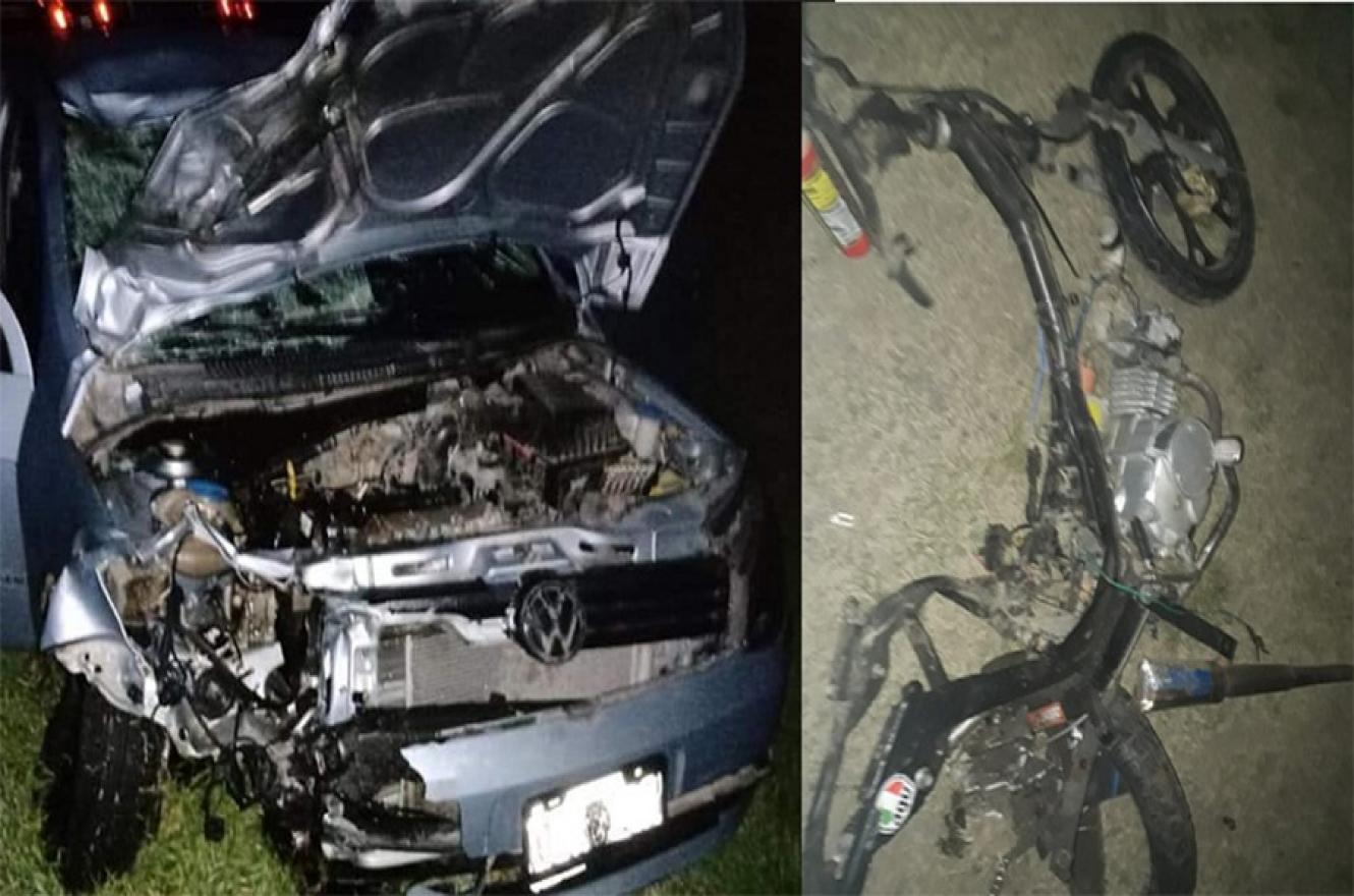 Las víctimas fatales se desplazaban en moto, mientras que los cuatro heridos restantes viajaban en un automóvil.
