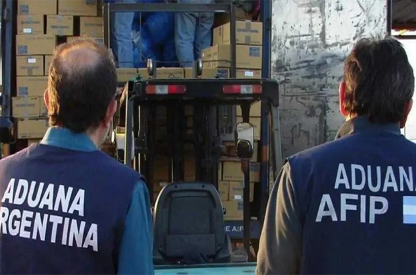El cráneo de un niño momificado, cálculos biliares de vaca y un toro fueron parte de los secuestros más insólitos realizados por la Aduana durante el 2022.