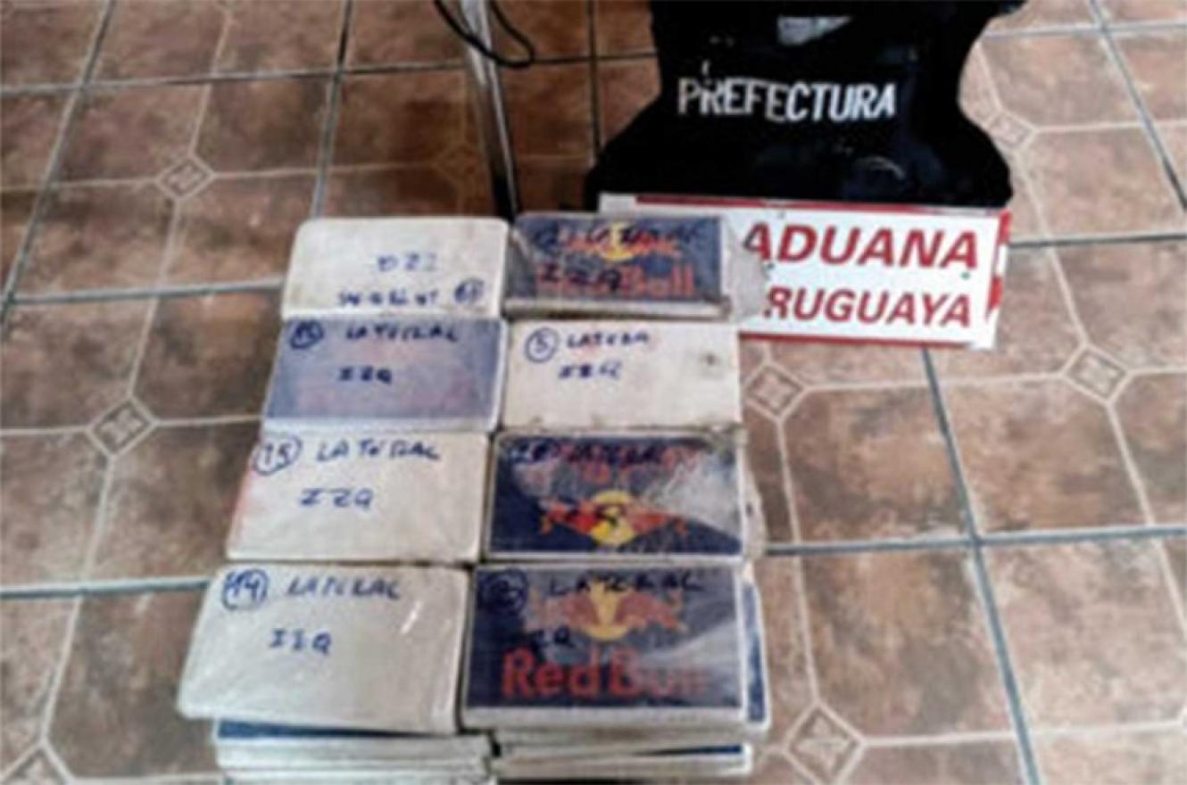 Justicia ultra rápida en el Uruguay: 5 días después de que intentó cruzar un puente con 42 kilos de cocaína, ya lo condenaron a prisión