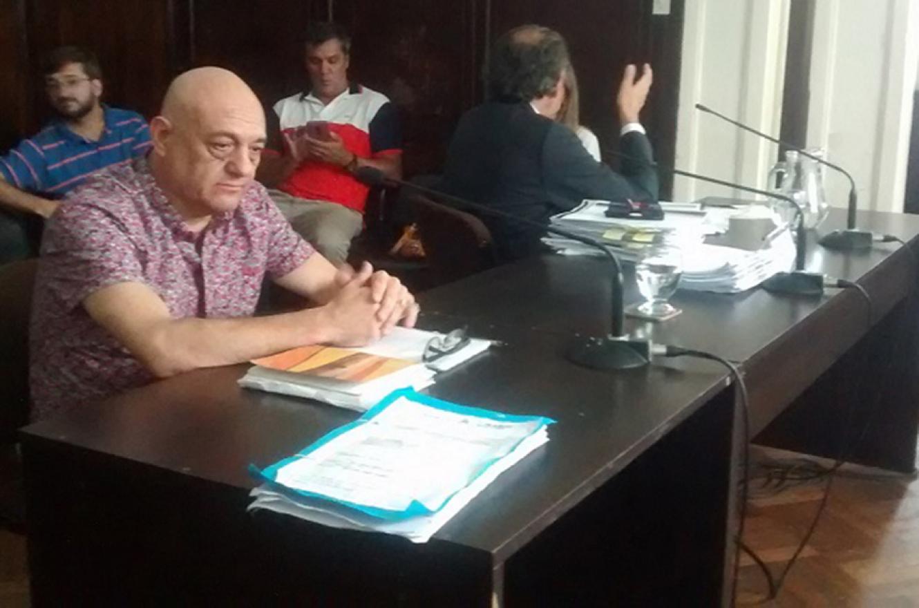 El juez de Ejecución Penal del Tribunal Oral Federal de Paraná, Roberto López Arango, hizo lugar, parcialmente, al pedido del condenado Gustavo Alfonzo, quien solicitó salir a trabajar, fuera de la Unidad Penal N° 1 de Paraná.