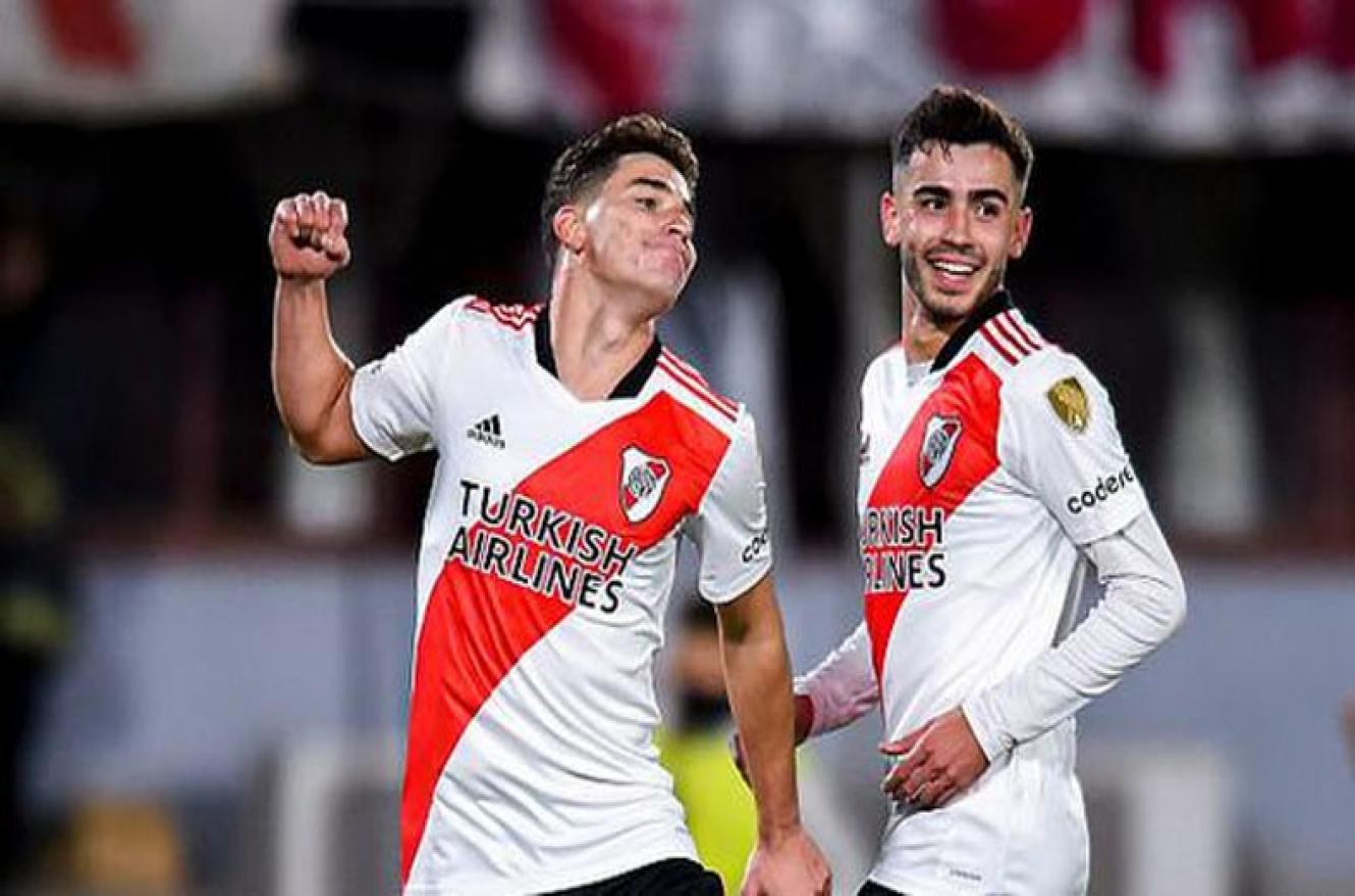 Con seis goles de Julián Álvarez, River vapuleó a Alianza Lima en el Monumental