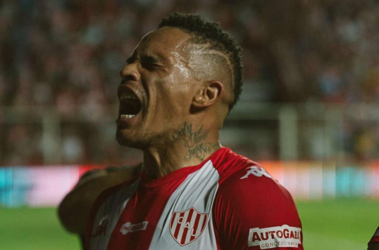 El uruguayo Jonatan Álvez está en duda en Unión para visitar el viernes a Patronato