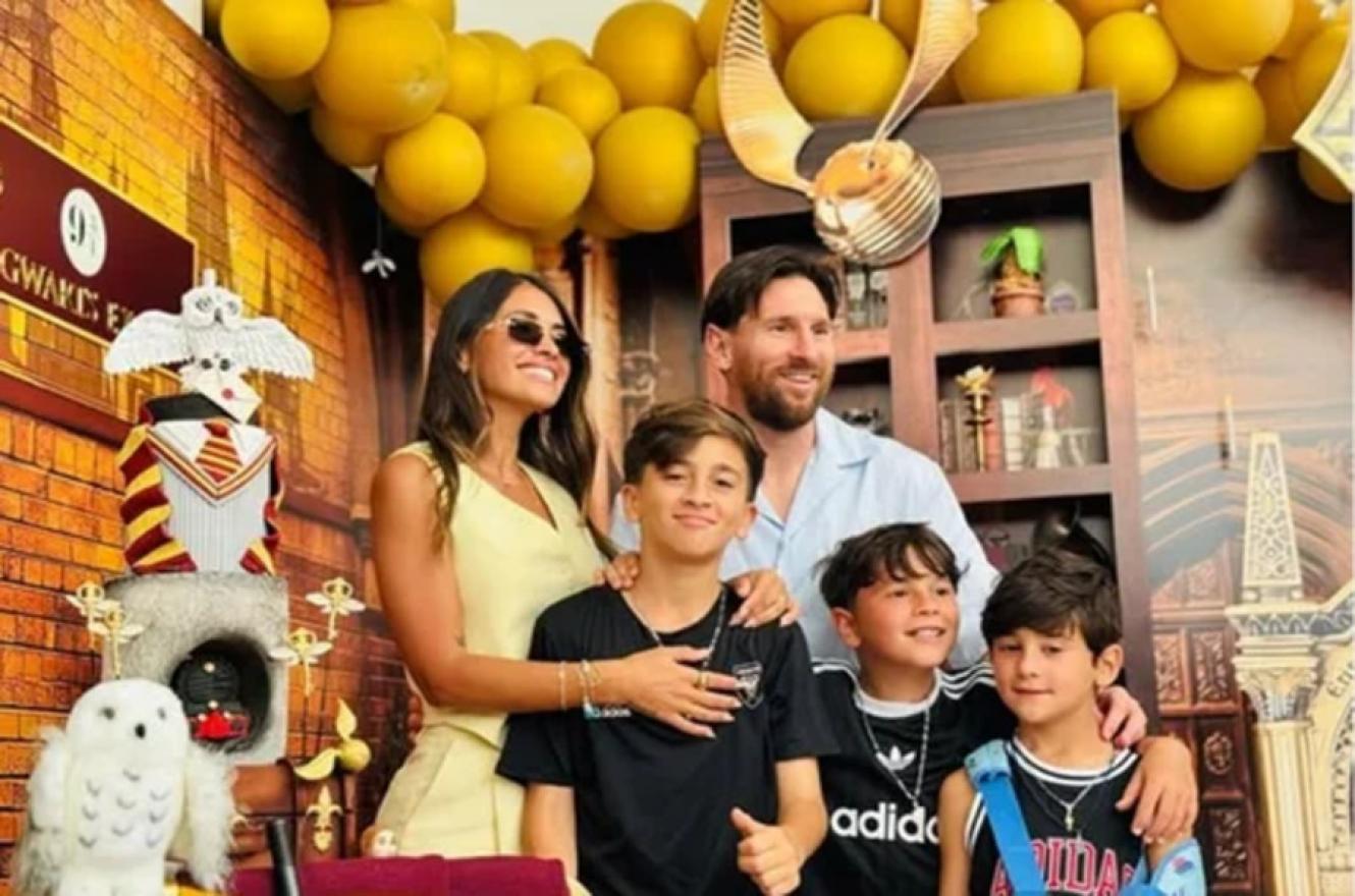 Antonela Rocuzzo y su familia: su marido Lionel Messi y sus hijos Thiago, Mateo y Ciro. 