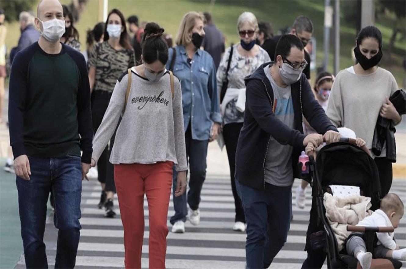 La apertura de actividades podría aumentar el número de contagios.