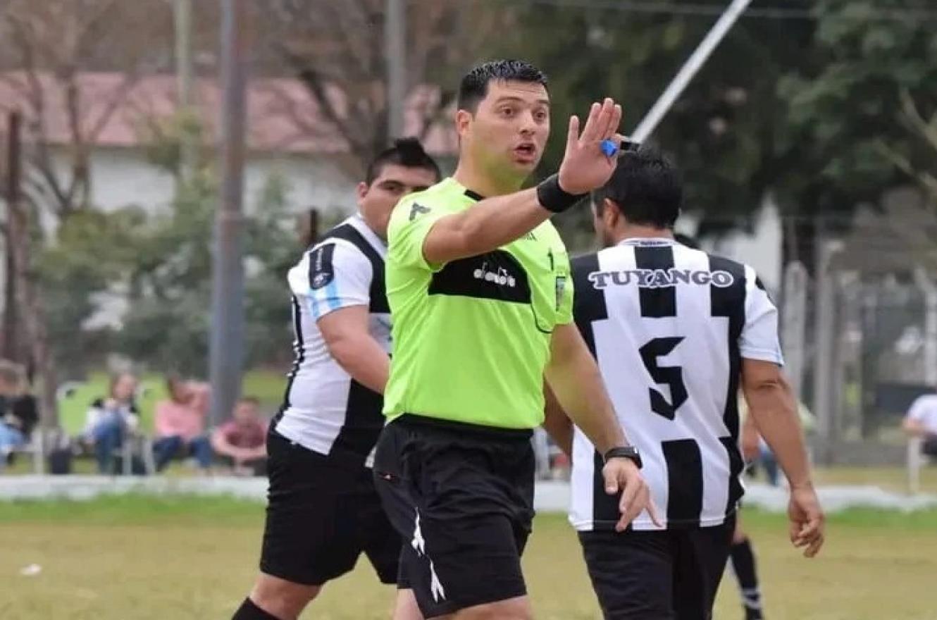 Paraná Campaña: un jugador de Tabossi golpeó a un árbitro en una estación de servicios