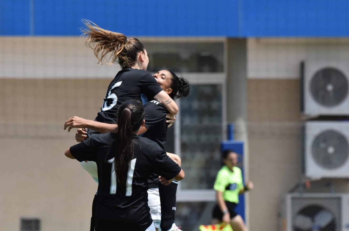 Fútbol: las entrerrianas Jaimes y Oviedo fueron parte del empate argentino ante Colombia