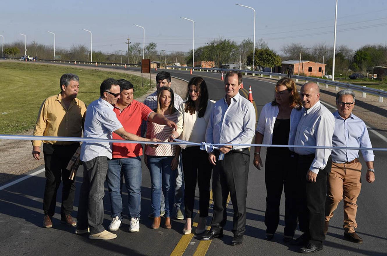 El gobernador Gustavo Bordet inauguró el Acceso Sur a Villaguay, entre otras obras y aportes que hizo en ese Departamento.