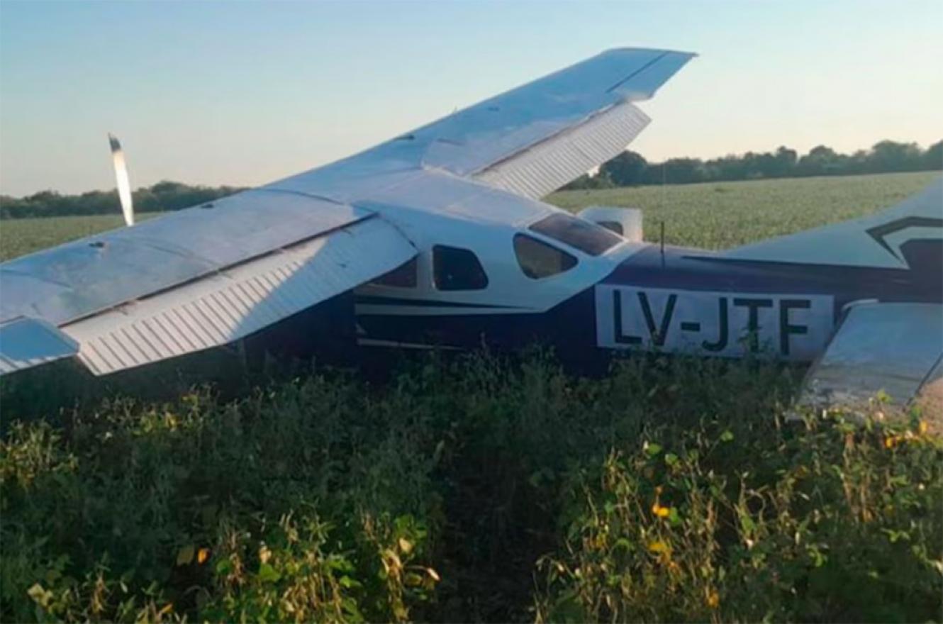 La avioneta narco fue hallada en un campo de San Gustavo, Departamento La Paz.