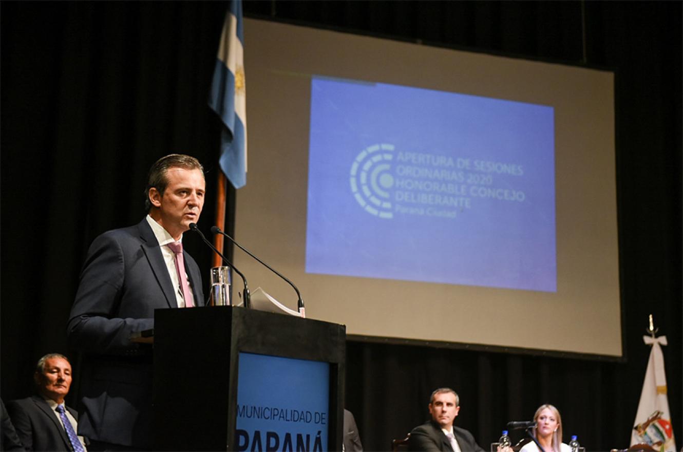 El intendente de Paraná, Adán Bahl, dejó inauguradas las sesiones ordinarias del HCD de la capital provincial.