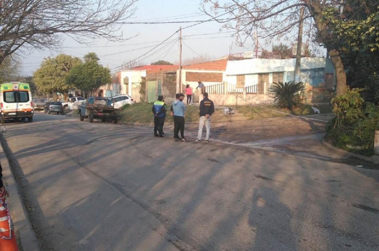 Balacera en el barrio La Floresta de Paraná. Hay un herido grave internado en el hospital San Martín y un adolescente detenido acusado del crimen.