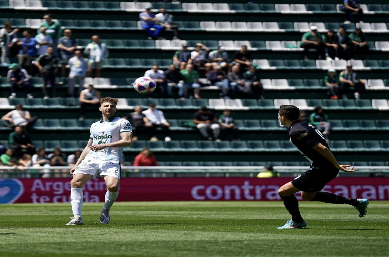 Fútbol: sin goles, Banfield y Sarmiento se despidieron de la Liga Profesional