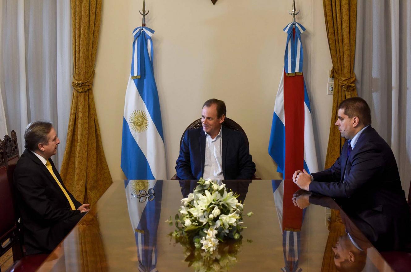 El cónsul uruguayo en Paraná le anunció al gobernador que la apertura oficial de esa sede se realizará el próximo 28 de agosto.