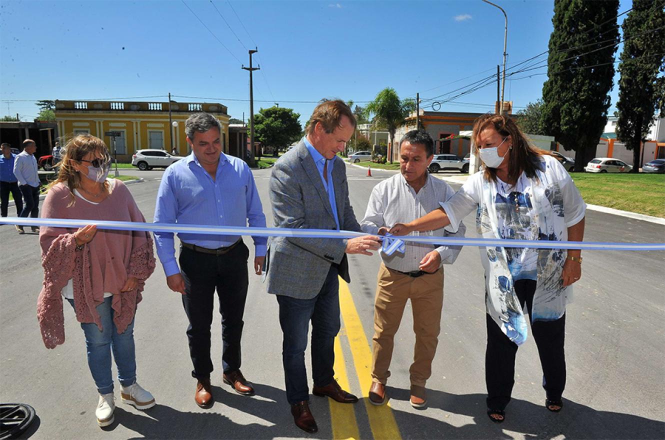 El gobernador Gustavo Bordet inauguró junto a autoridades locales y provinciales el acceso a Aldea Brasilera.