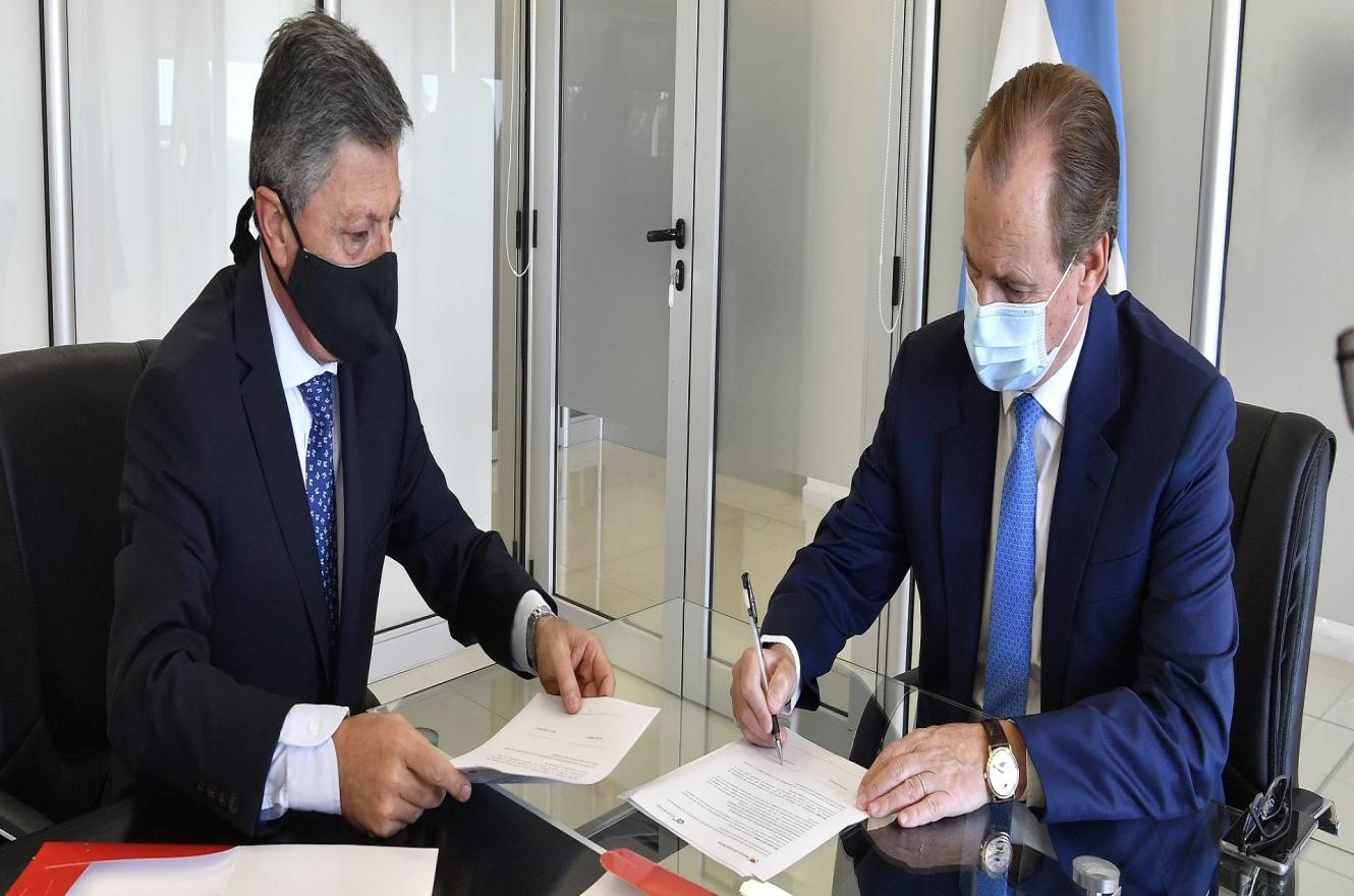 Bordet firmó convenio con el gerente del Bersa, Miguel Ángel Malatesta