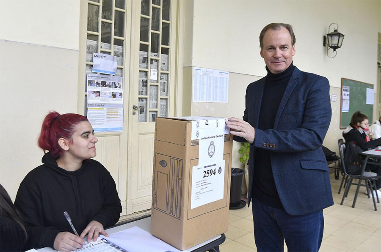 Bordet votó en la Mesa 2594 de la Escuela “Vélez Sarsfield” de Concordia.