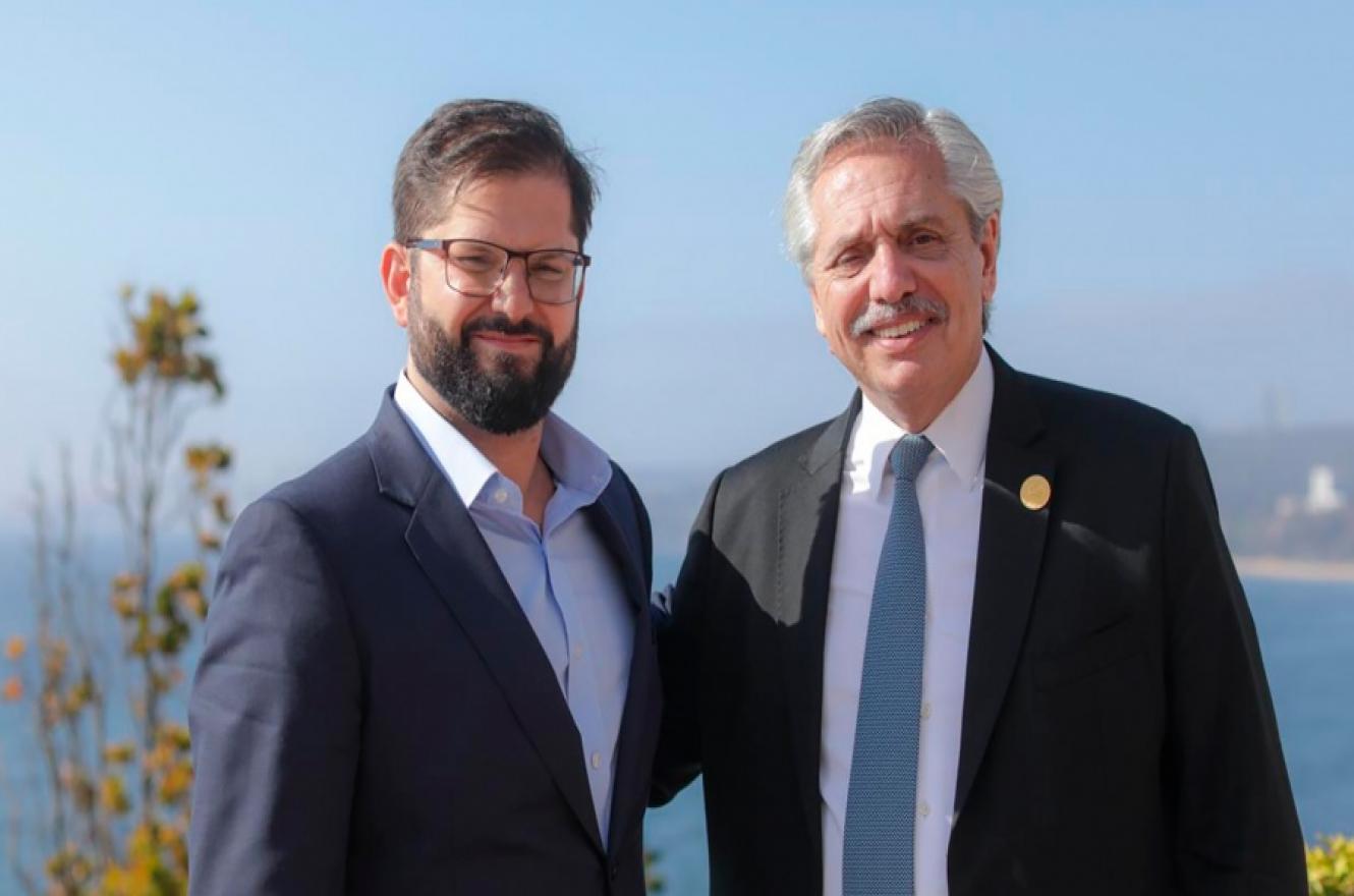 Fernández invitó a Boric para que visite Argentina en abril
