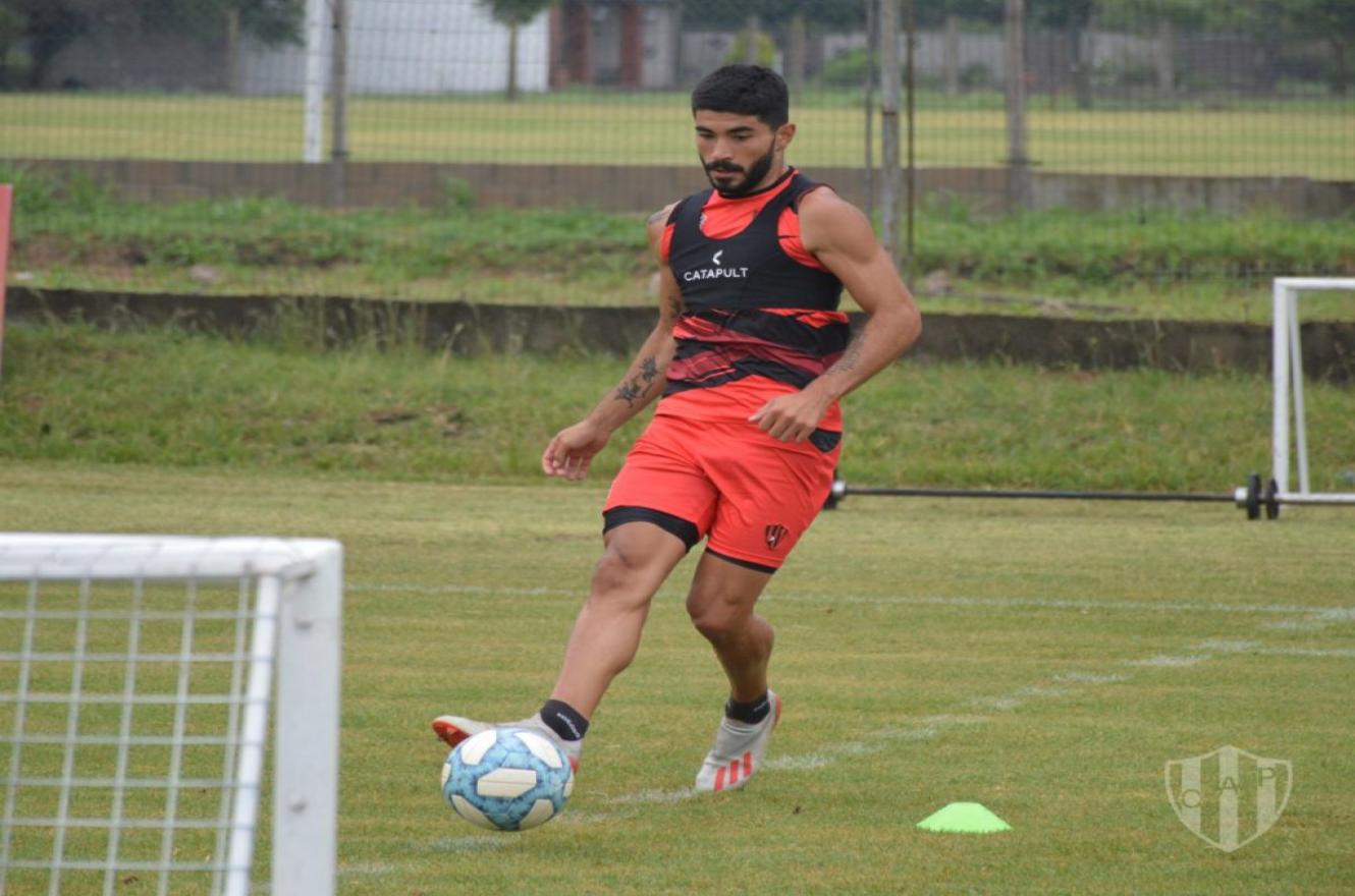 El diamantino Brian Nievas será la novedad de Patronato para visitar a Huracán