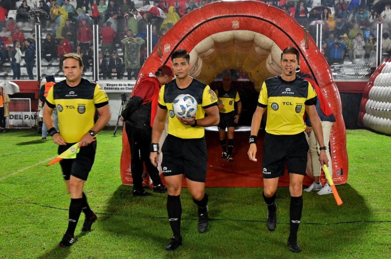 Patronato recibirá a Estudiantes de Buenos Aires con el arbitraje de Brian Ferreyra