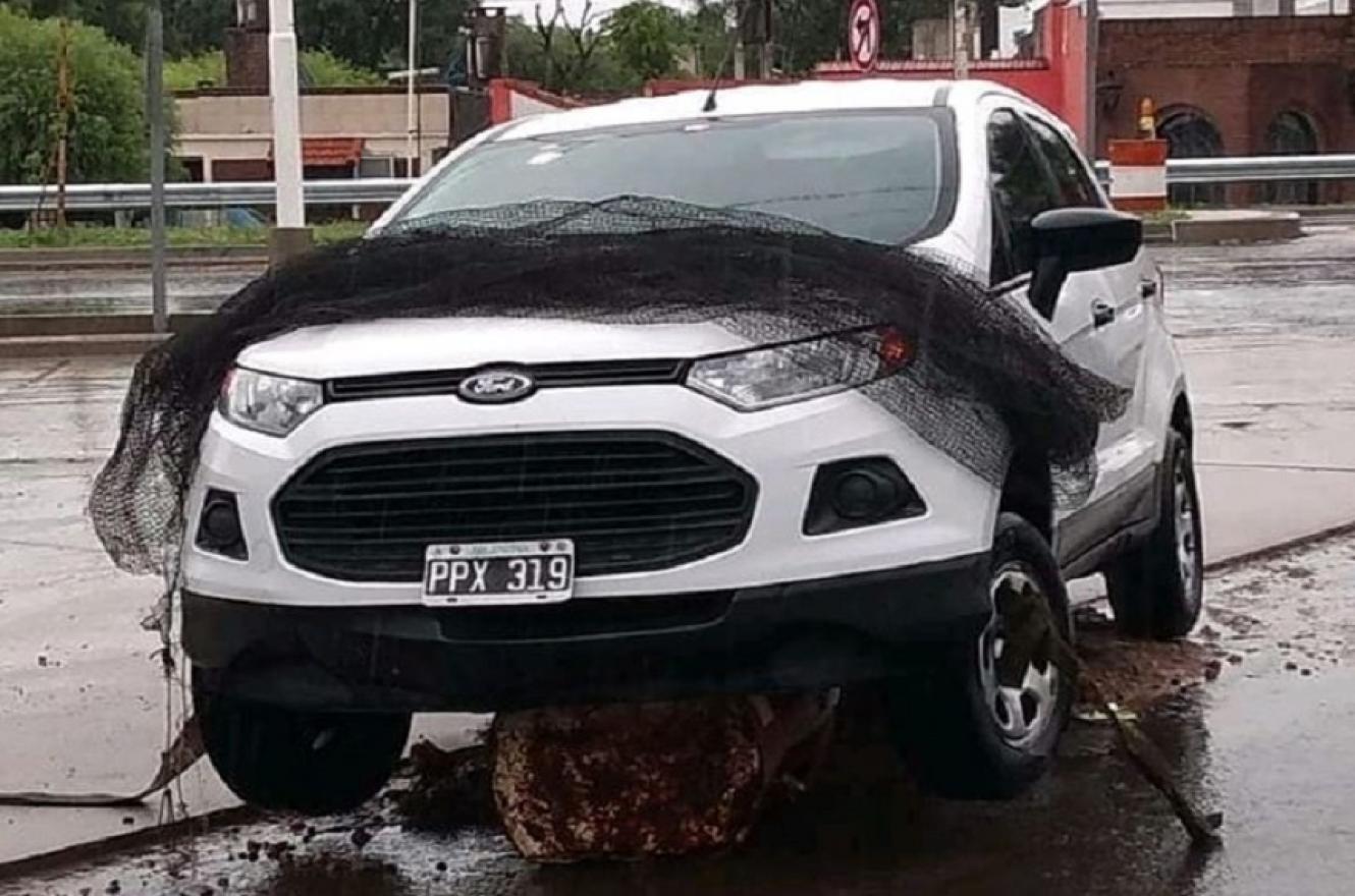 El impacto se dio en la esquina del viejo comedor Los Pipos