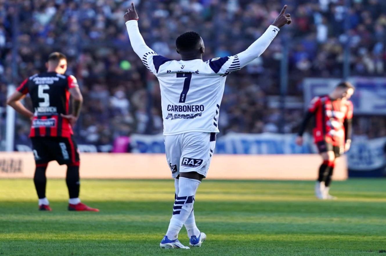Patronato sufrió su primer traspié en el torneo y sigue en el fondo de los promedios