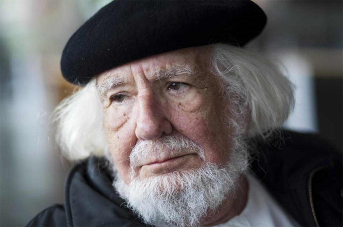 Voz moral de la revolución sandinista y crítico del Gobierno de Daniel Ortega, Ernesto Cardenal falleció hoy a los 95 años en Managua.