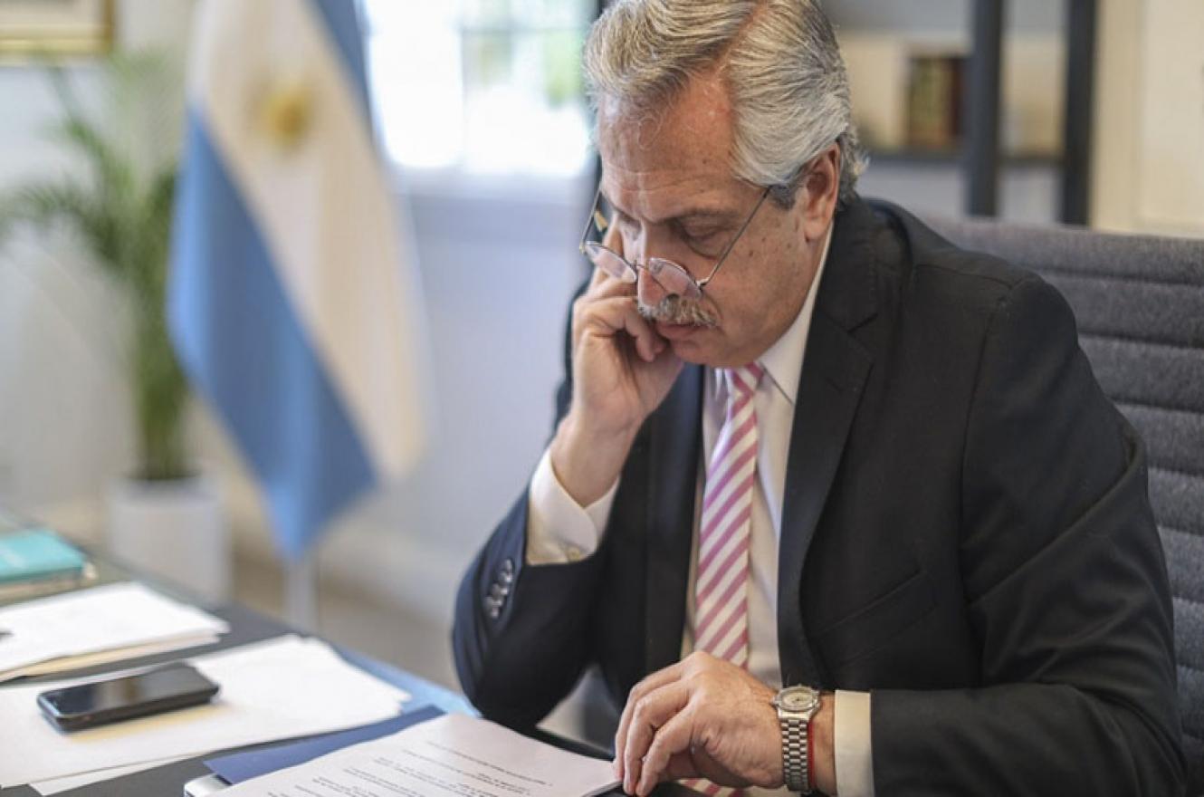 El Presidente Alberto Fernández difundió en las redes sociales una carta en la que expresa agradecimiento a la sociedad por el cumplimiento del distanciamiento social.