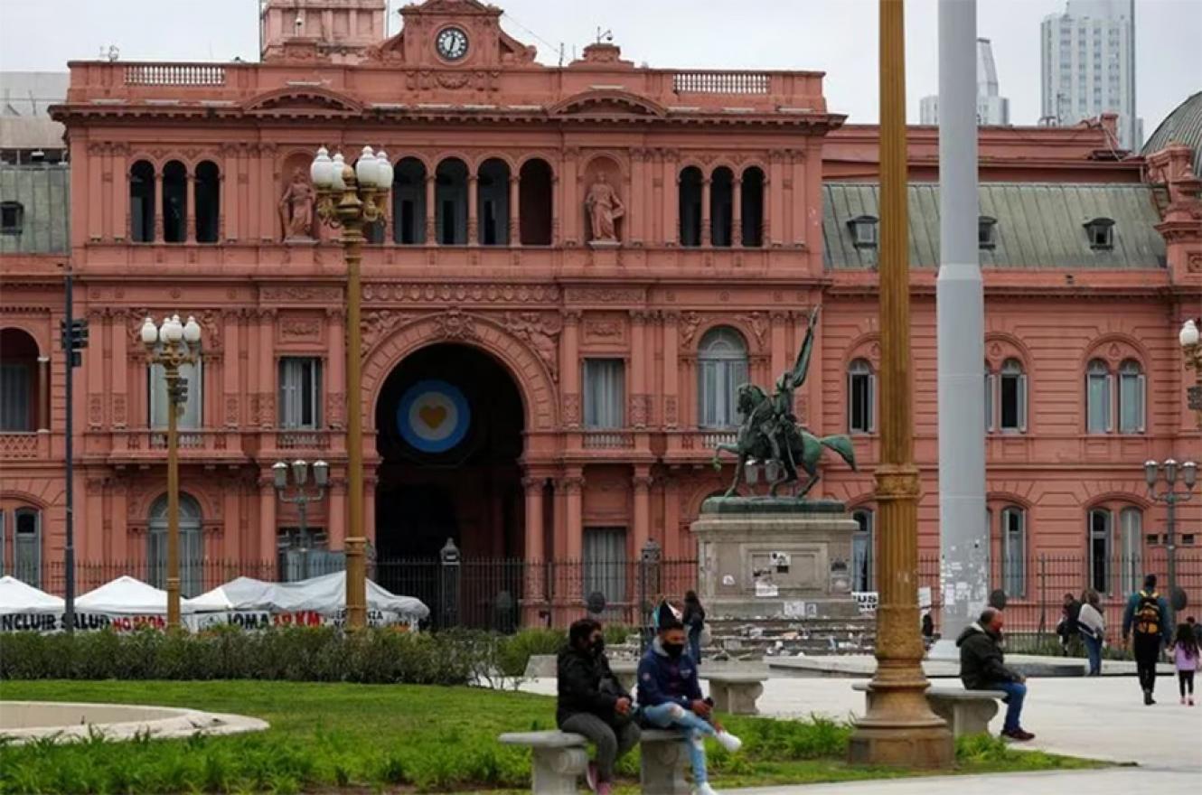 Según el último informe del Indec, en diciembre de 2022 había 340.593 empleados en la administración pública nacional y las empresas y sociedades con participación estatal.