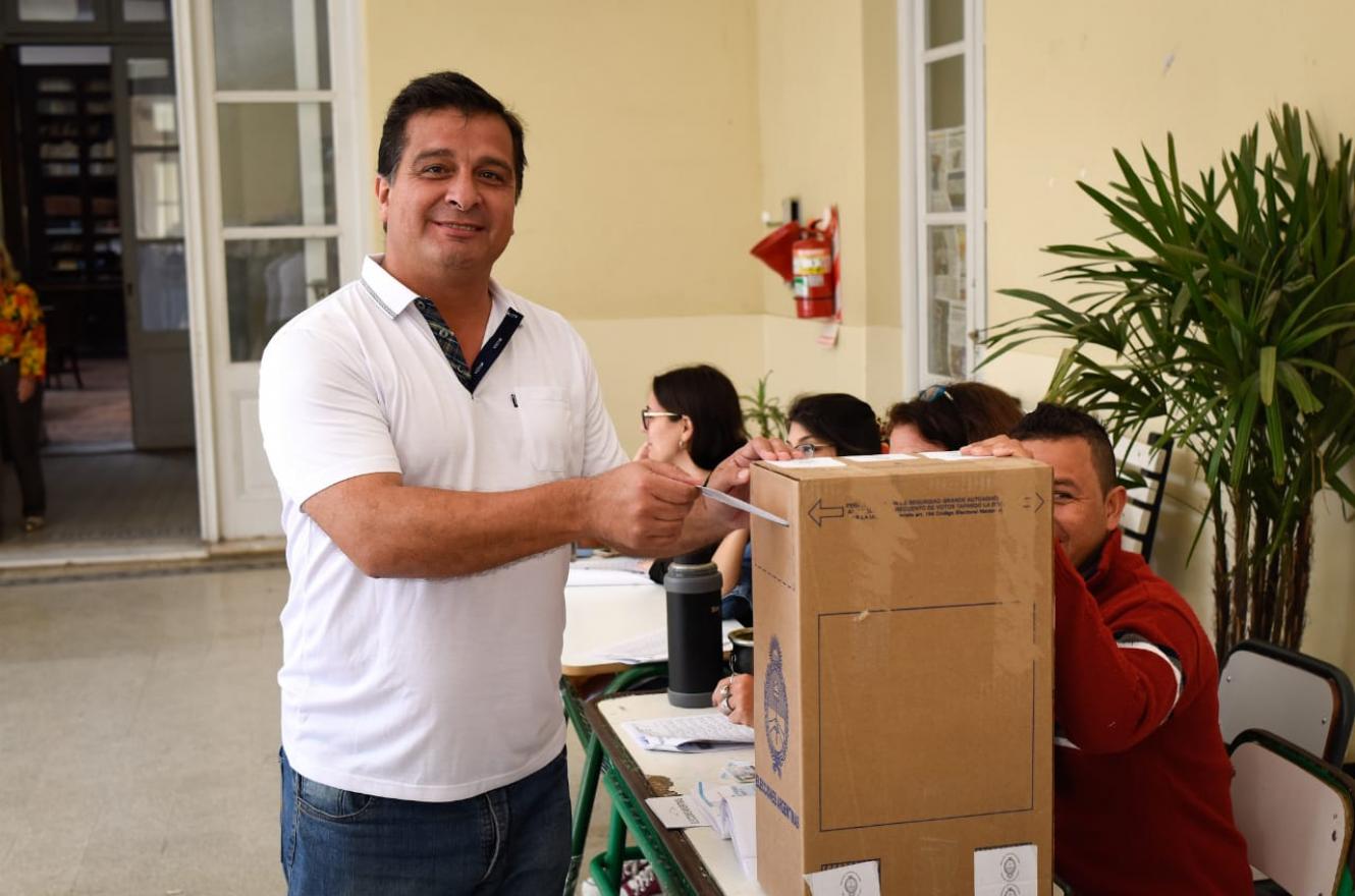 Marcelo Casaretto votando