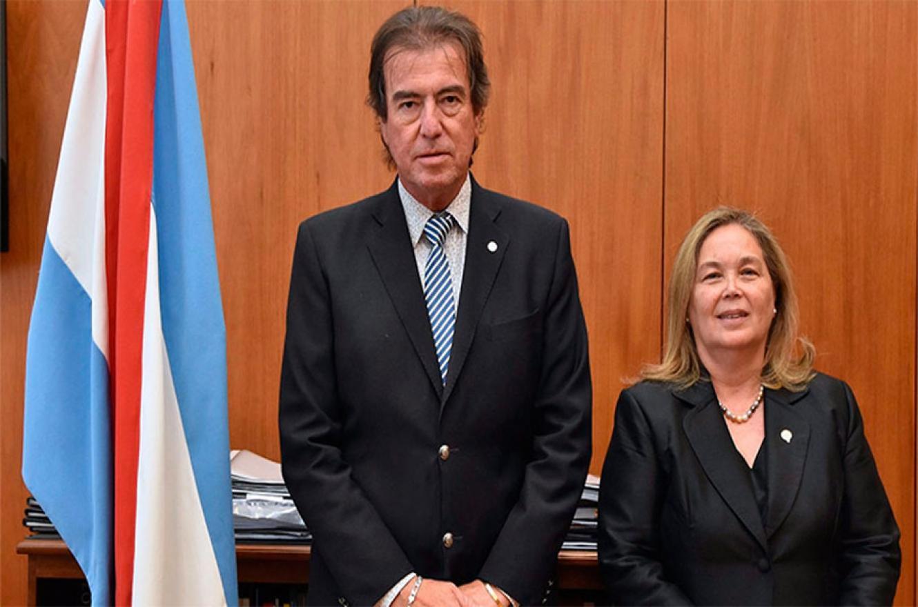 La vocal del STJ Susana Medina de Rizzo ratificó ante el Procurador General de la Provincia su denuncia contra su par Emilio Castrillon por violencia de género.