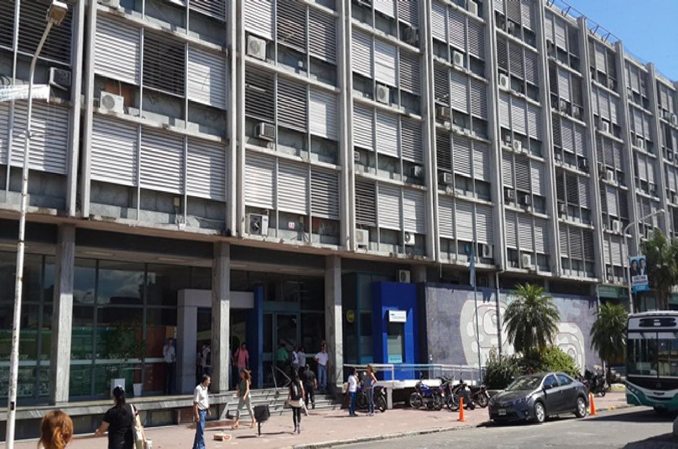 Reclaman al CGE que resuelva un expediente sobre haberes adeudados a un docente