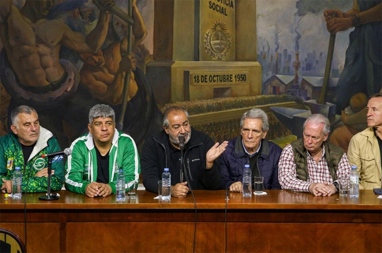 Mario Manrique, Pablo Moyano, Héctor Daer, Carlos Acuña y Andrés Rodríguez de la CGT.