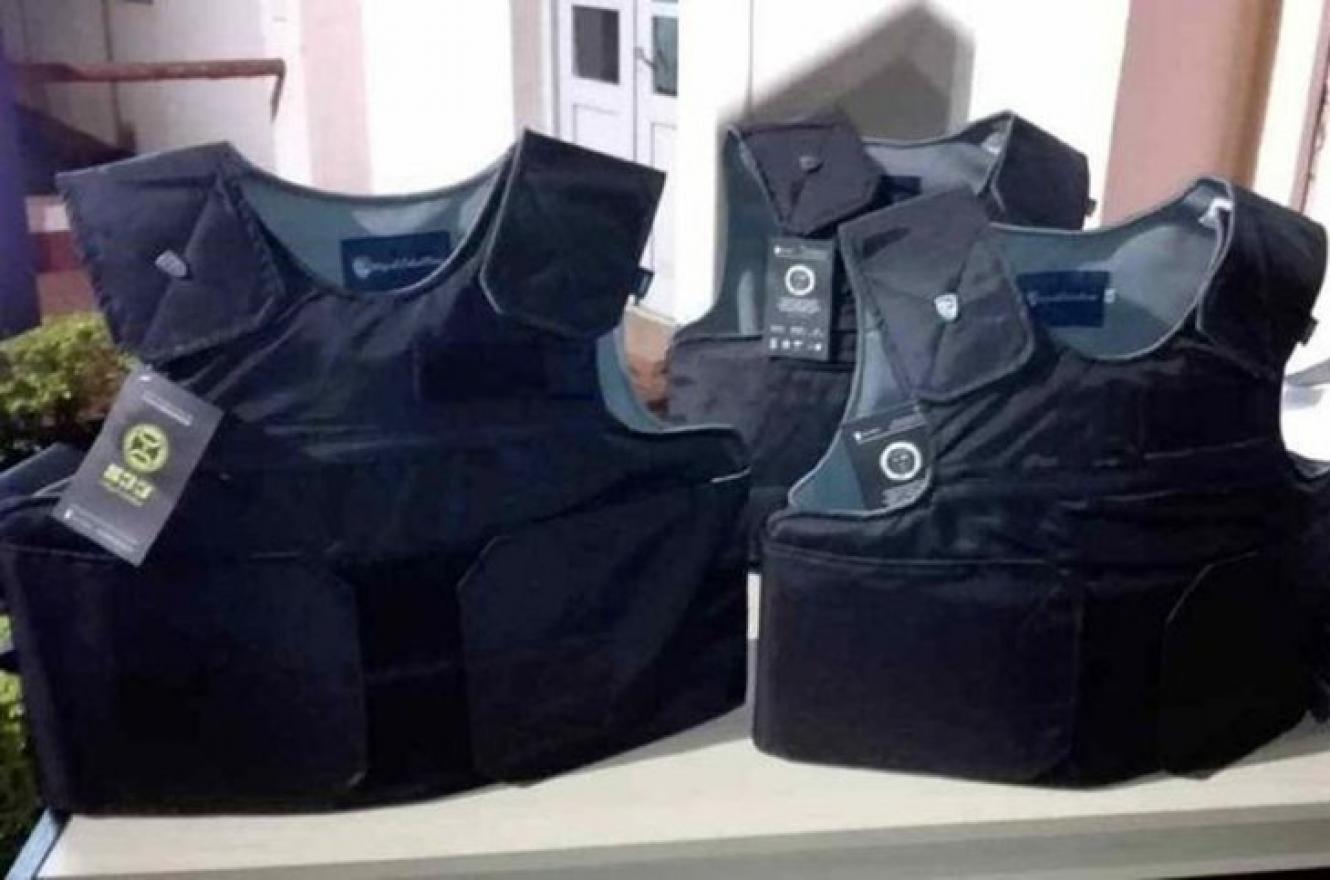 La provincia concretó la compra de 500 chalecos antibalas para la Policía