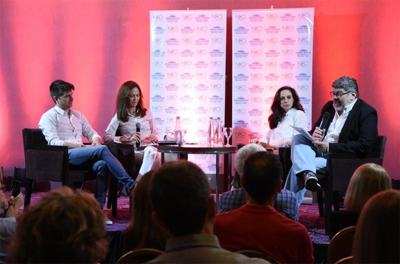 Rodrigo Alegre, Mariel Fitz Patrick, Emilia Delfino y Antonio Tardelli, en la mesa de diálogo que abordó el tema “Periodismo y nuevo escenario político”.