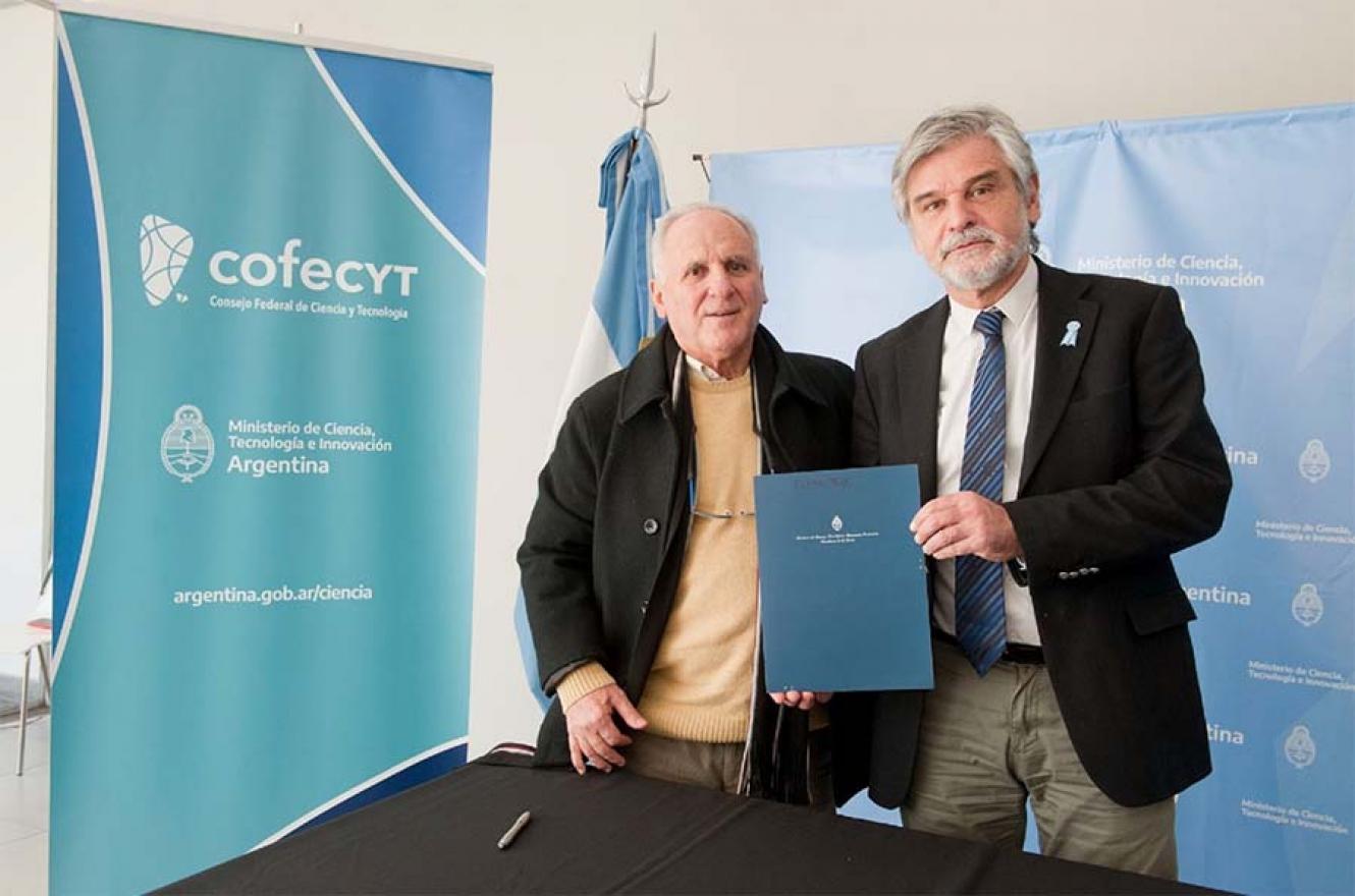 La firma se llevó a cabo en el marco de la Asamblea del Consejo Federal de Ciencia y Tecnología.
