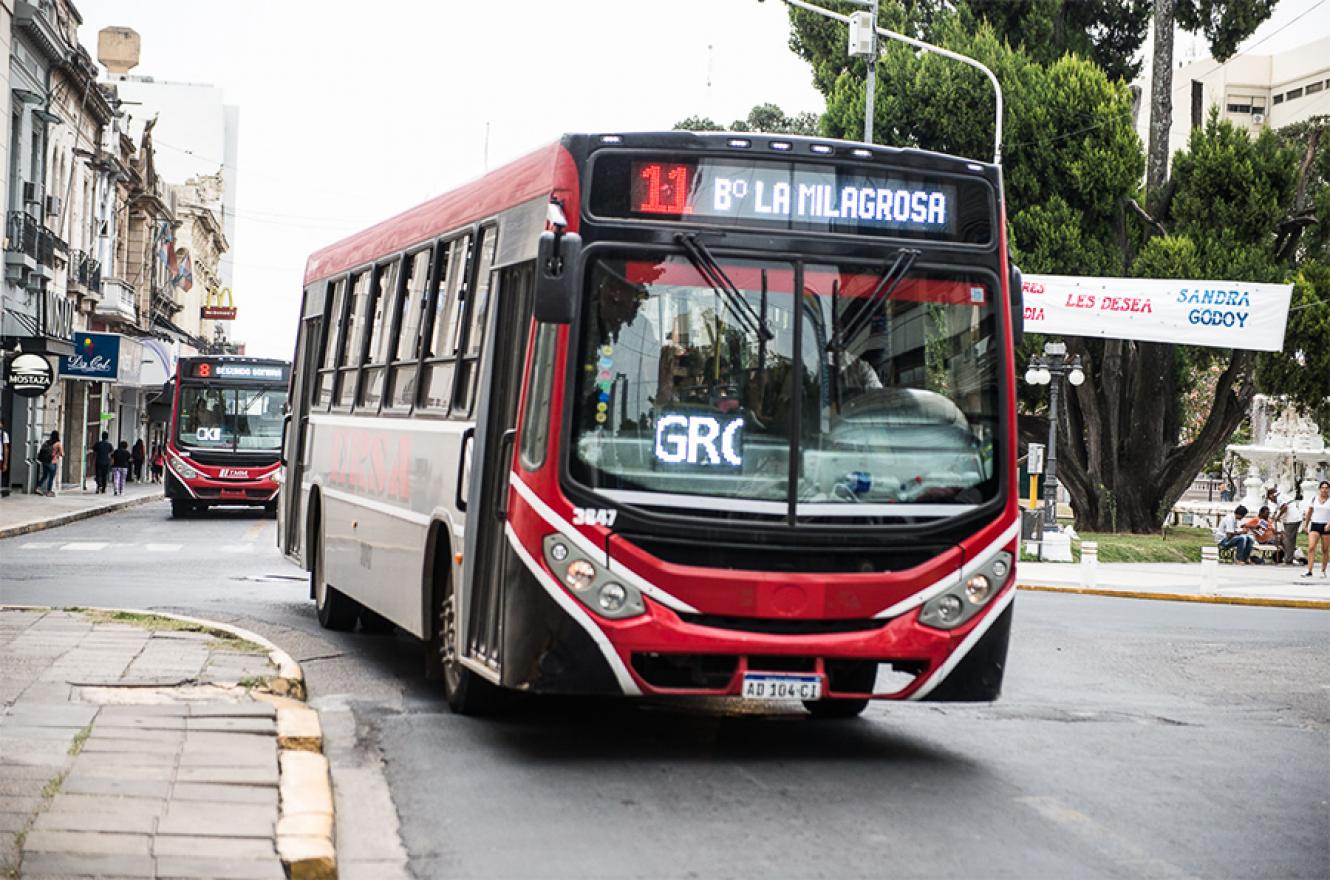Paraná: dispusieron nuevos horarios de circulación en todas las líneas de  colectivos | Análisis