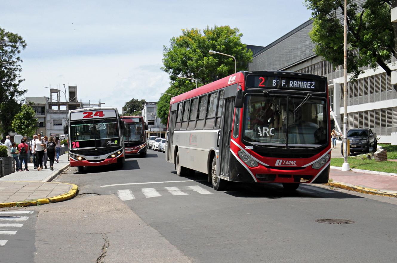 Quedó restablecido el servicio de colectivos en Paraná