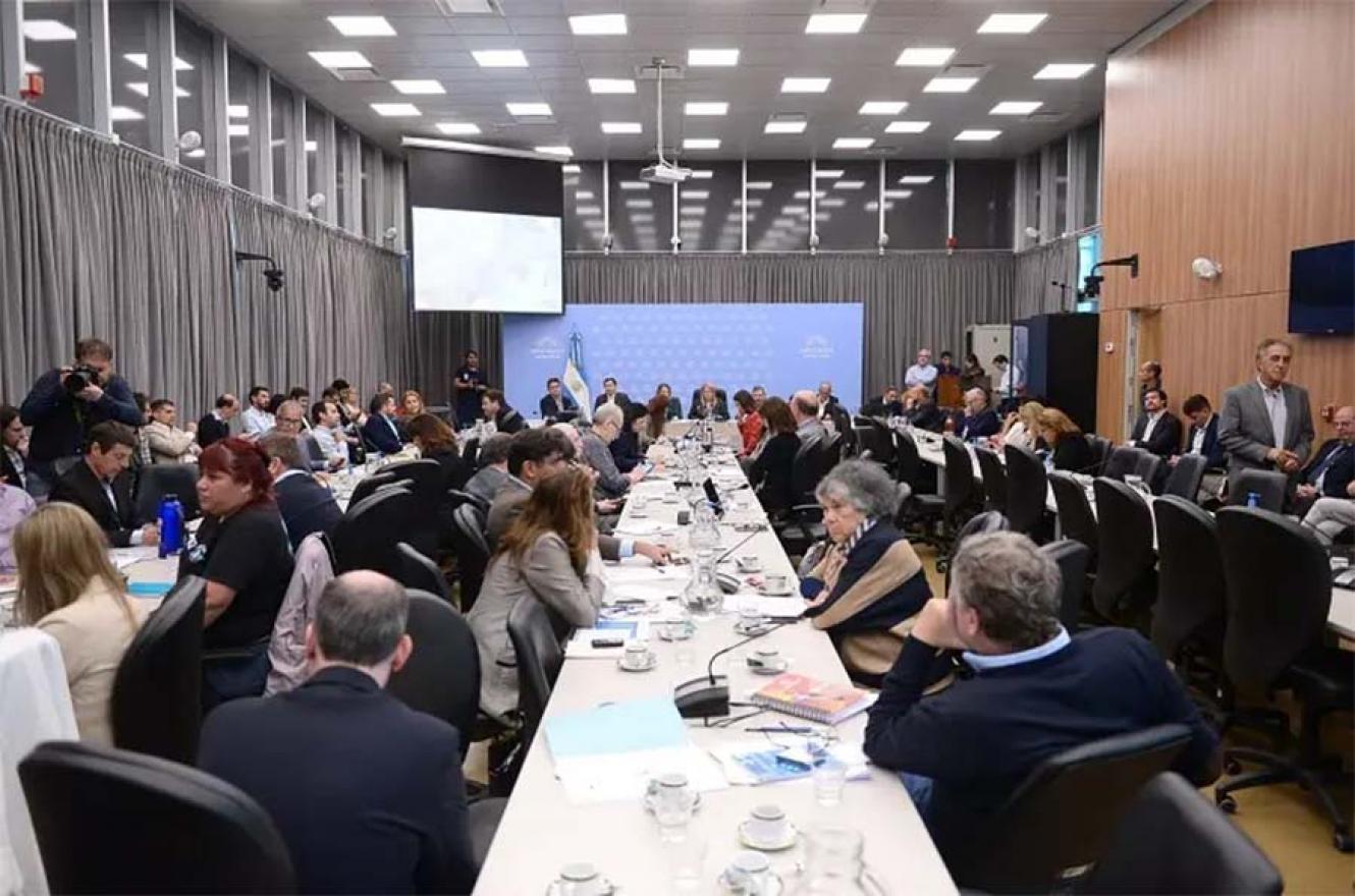 Una primera parte del año que no tuvo descanso en el verano, signada por la discusión de le Ley Bases, hasta el traspié de la primera versión.